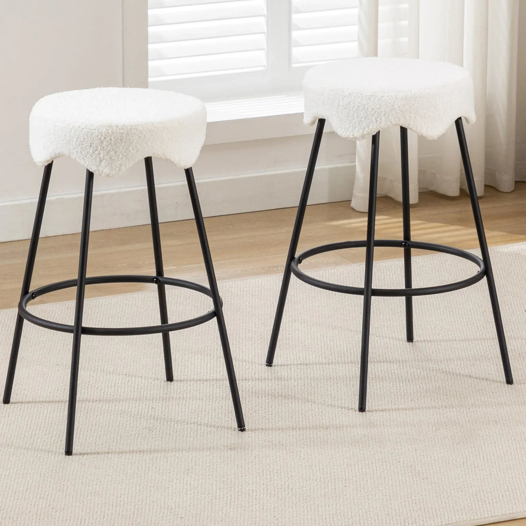 Are Bar Stools with Backs More Comfortable Than Backless Ones