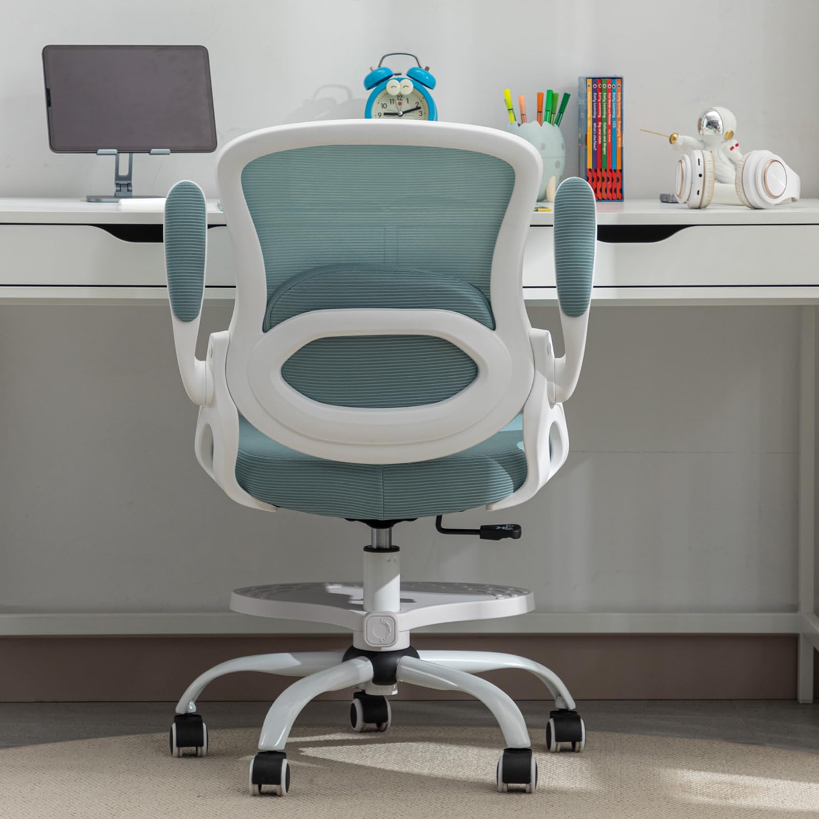 Ergonomic Kids Desk Chair with Adjustable Footrest – Height Adjustable Swivel Mesh Study Chair for Children & Teens